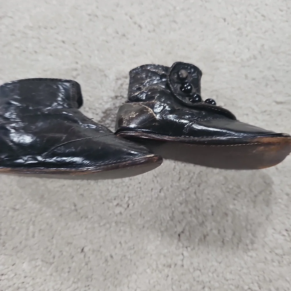 Antique Pair of Button Up Baby Boots Black Leather 4 Buttons C. 1900